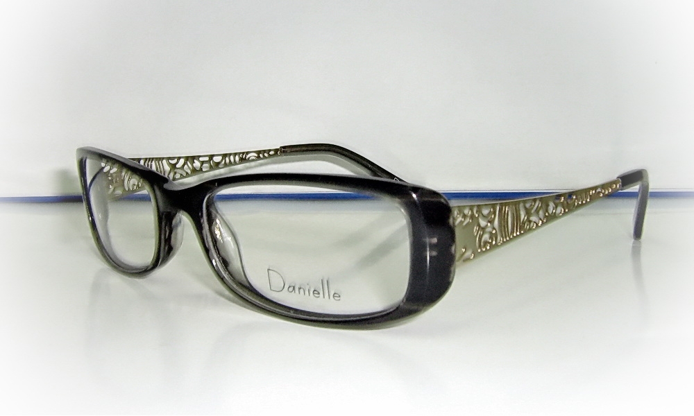 «Danielle. Цена 2600 руб.»