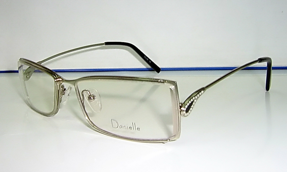 «Danielle. Цена 2100 руб.»
