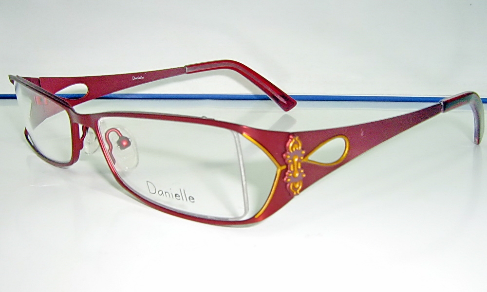 «Danielle. Цена 2560 руб.»