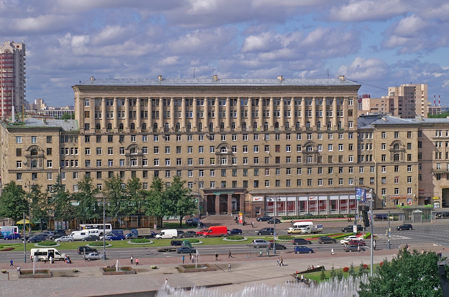 «Здание на Московском проспекте»