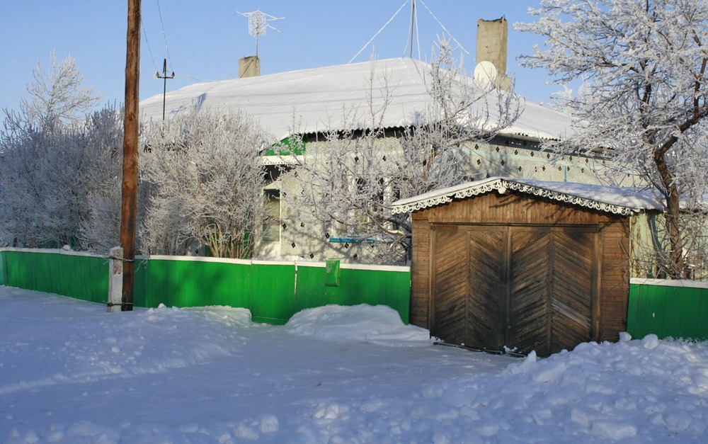 «Дом и гараж зимой»